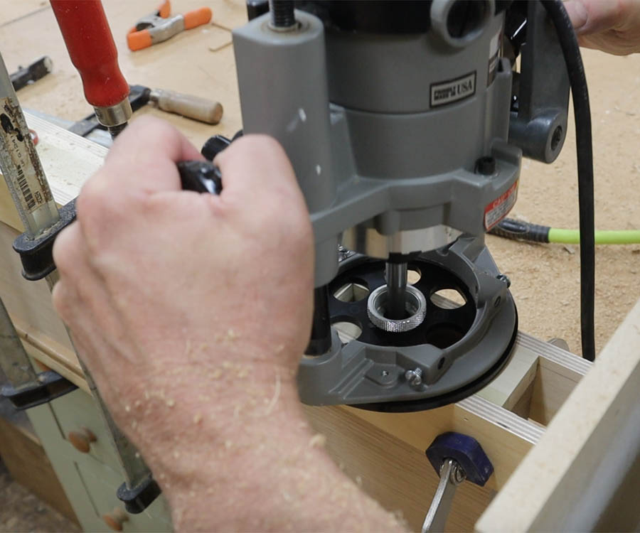 How to Cut Mortises with a Plunge Router, Jig