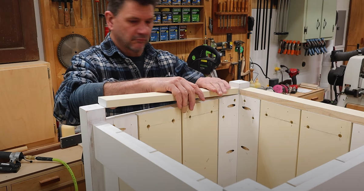 Build A Garden Planter Box Top Molding