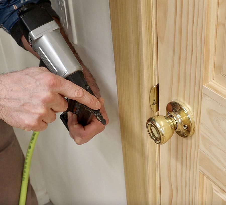 Install Door Casing Air Nailer