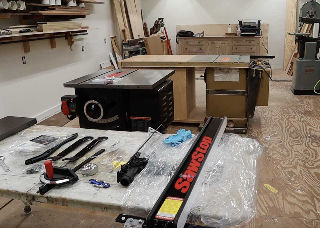 SawStop 3 HP Industrial Cabinet Saw Unboxing & Assembly